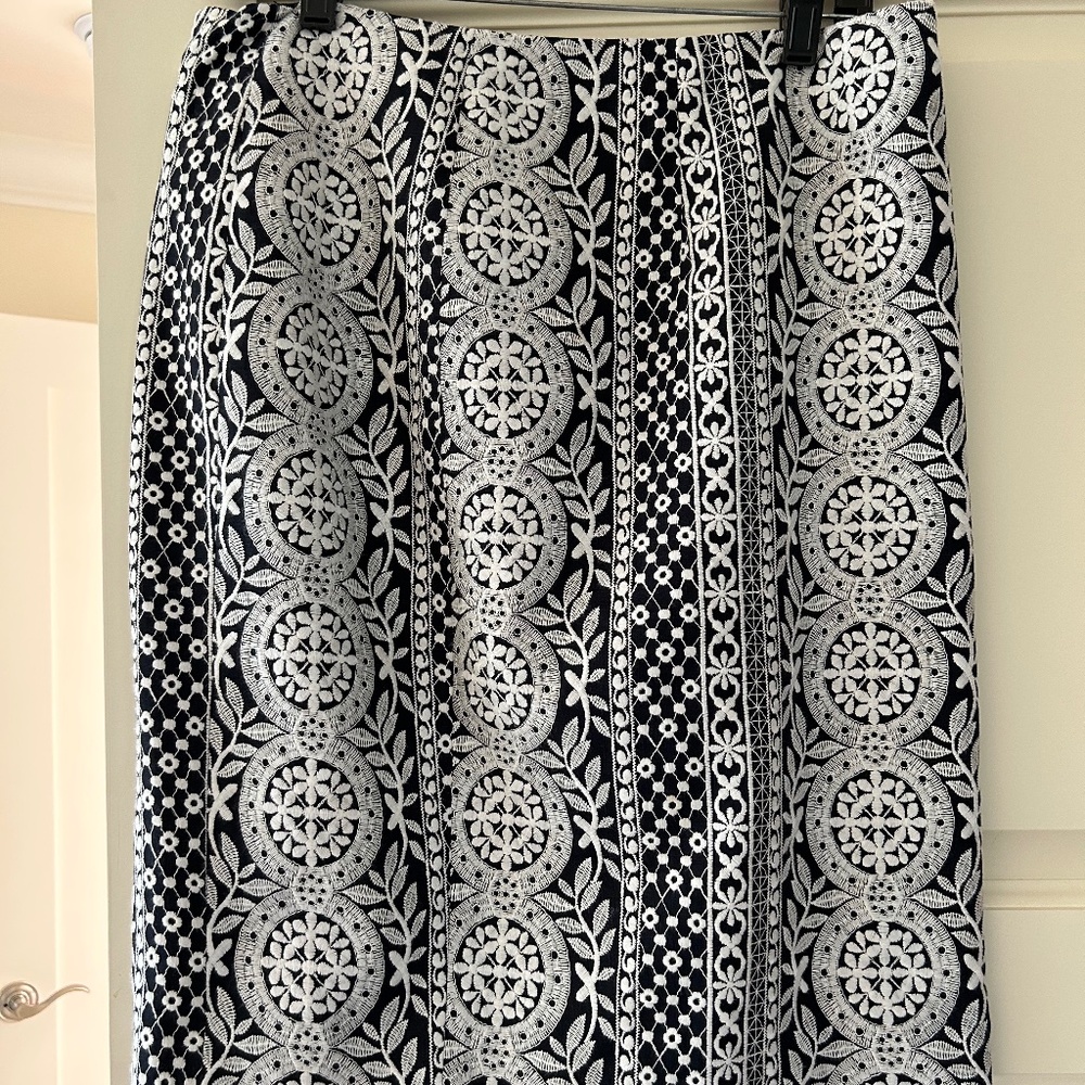 Worth pencil skirt and tank top